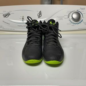 Under Armor Basketball Sneakers